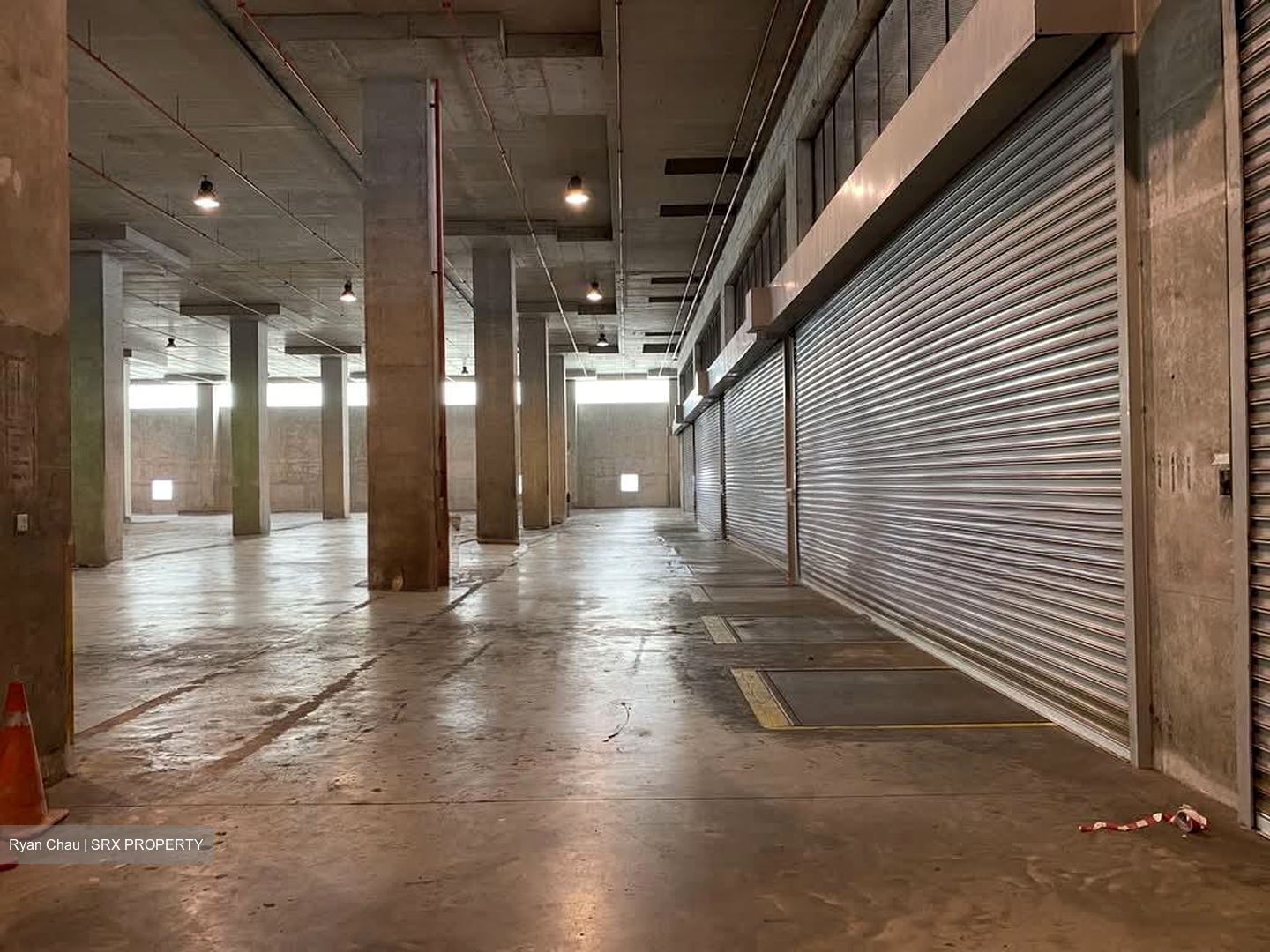 Pandan Road (D22), Warehouse #564781141